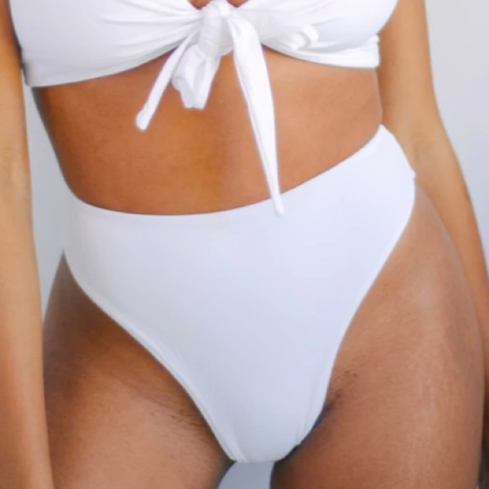 BRAND NEW 437 The Aubrey II Bottoms (Large)